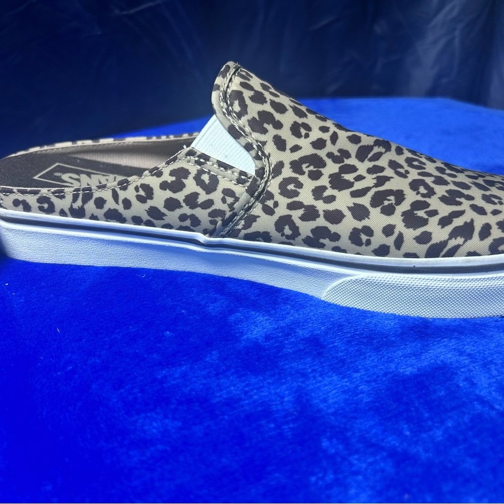 Leopard Print Vans Slip-On Sneakers . - Picture 3 of 8